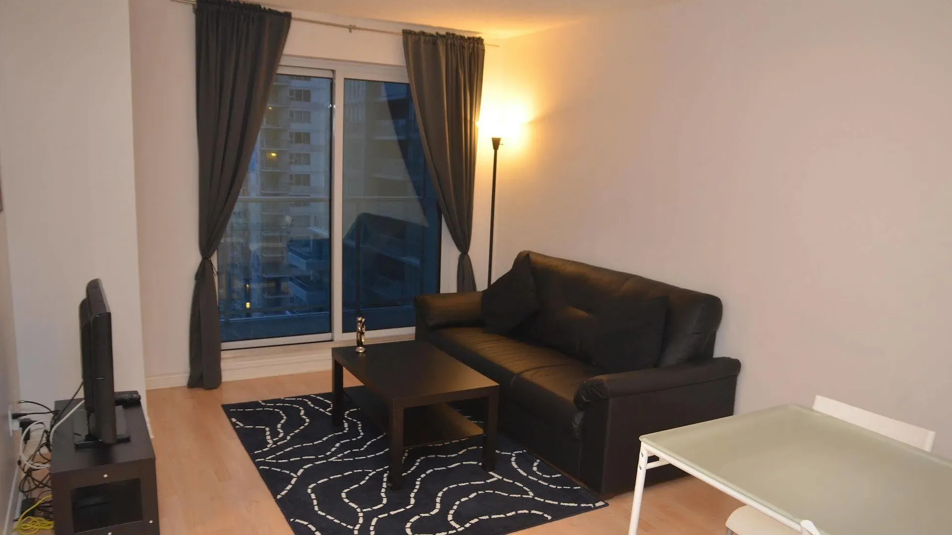Apartment Scarborough Centre Luxury Business Suite Canada